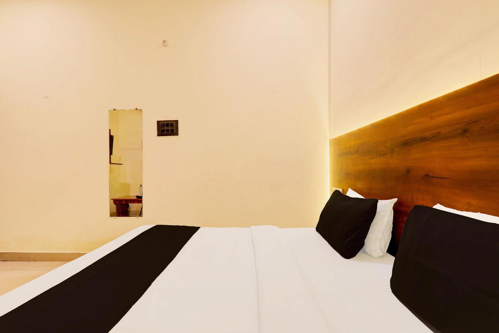 Hotel O Sr Grand Gorakhpur Esterno foto