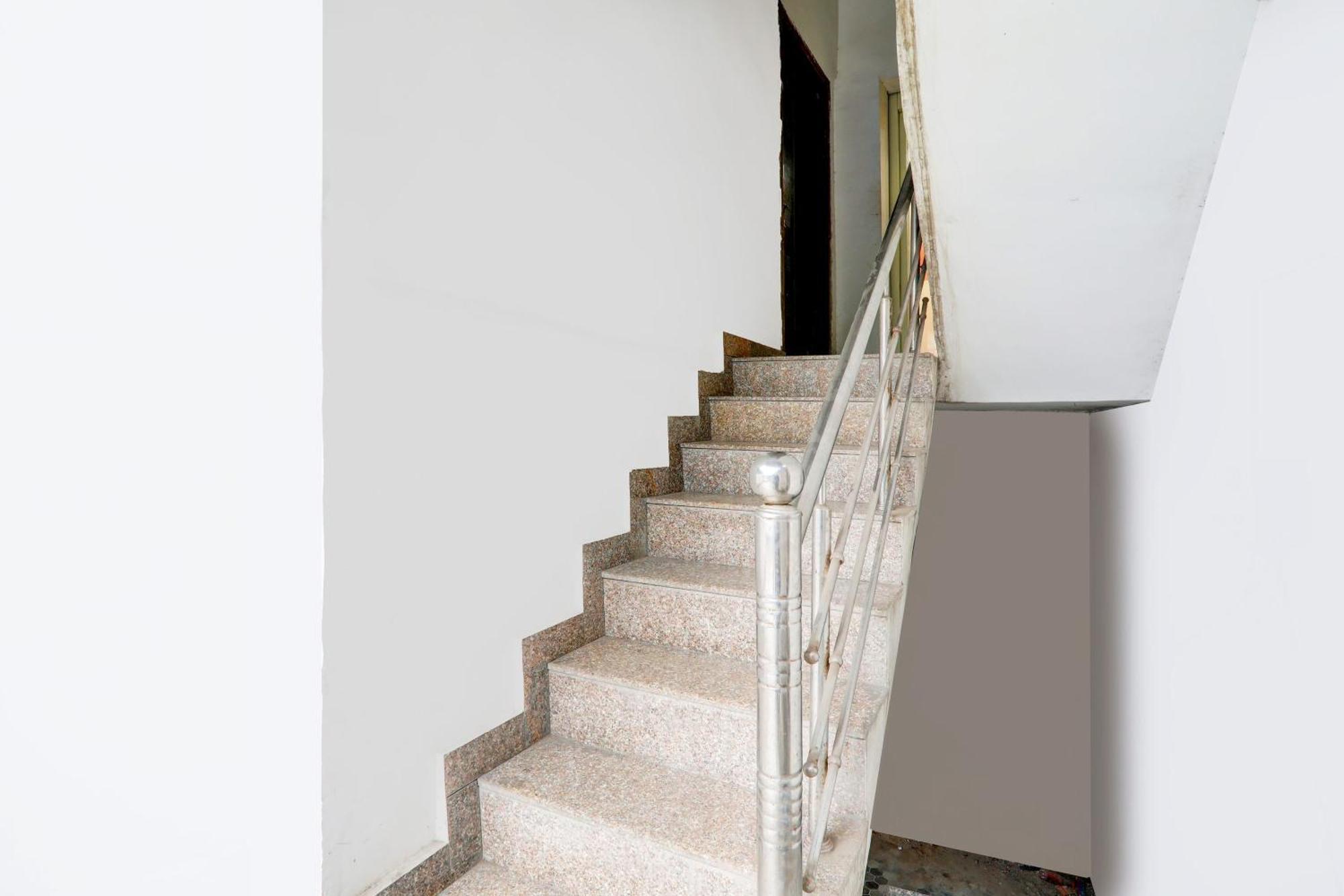 Hotel O Sr Grand Gorakhpur Esterno foto