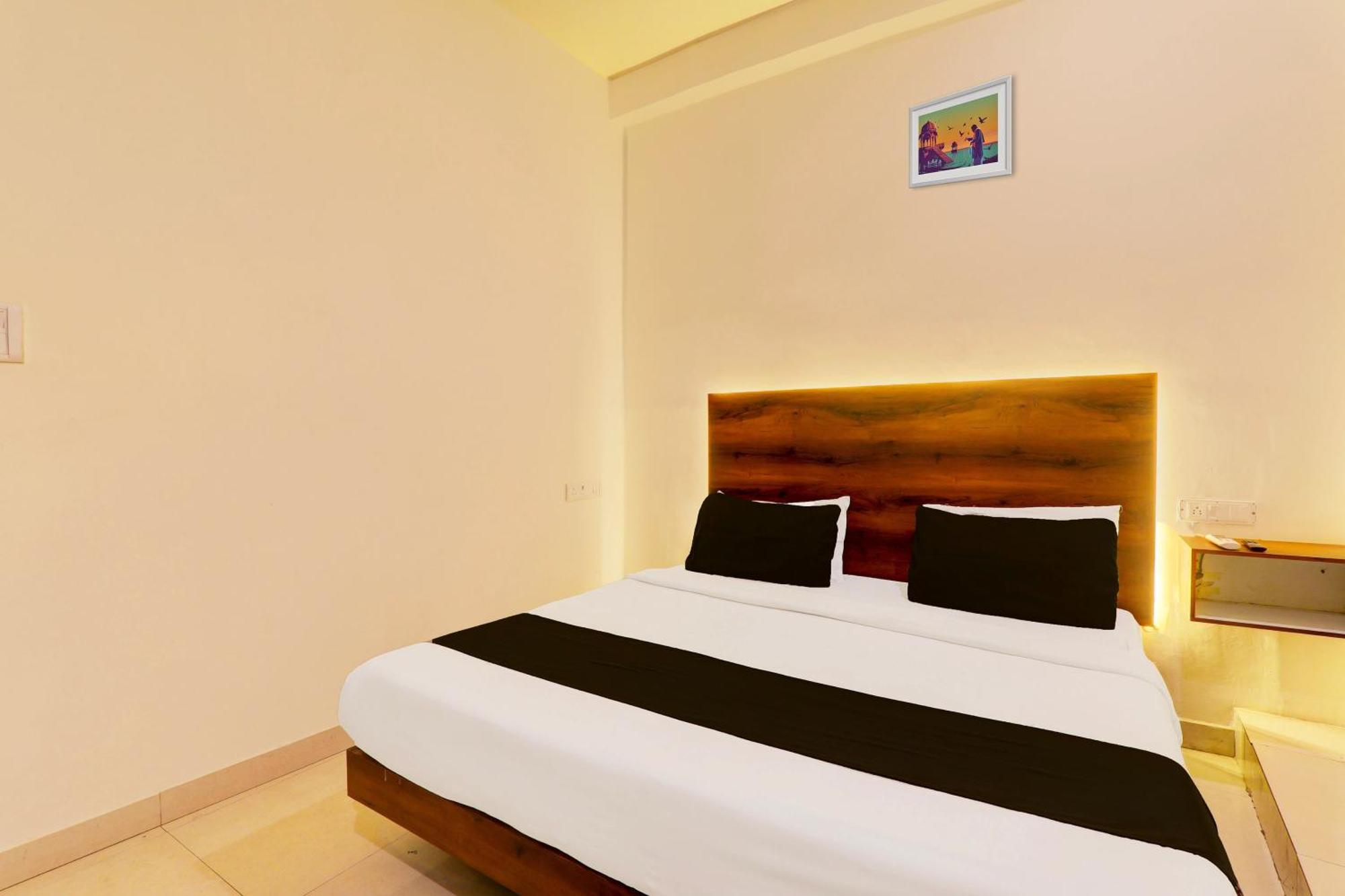 Hotel O Sr Grand Gorakhpur Esterno foto
