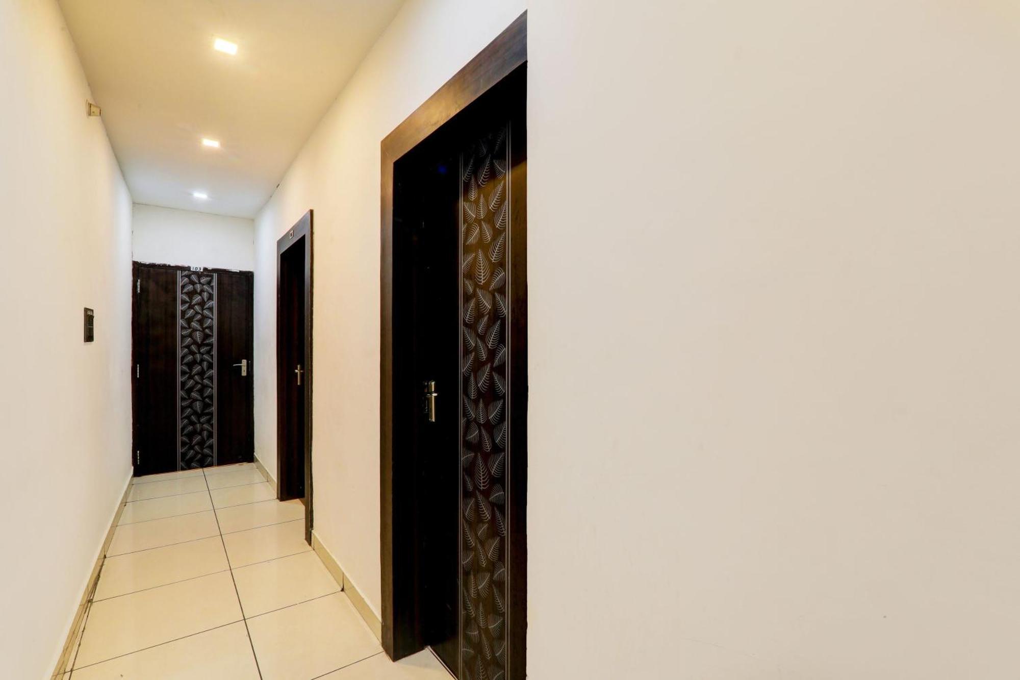 Hotel O Sr Grand Gorakhpur Esterno foto