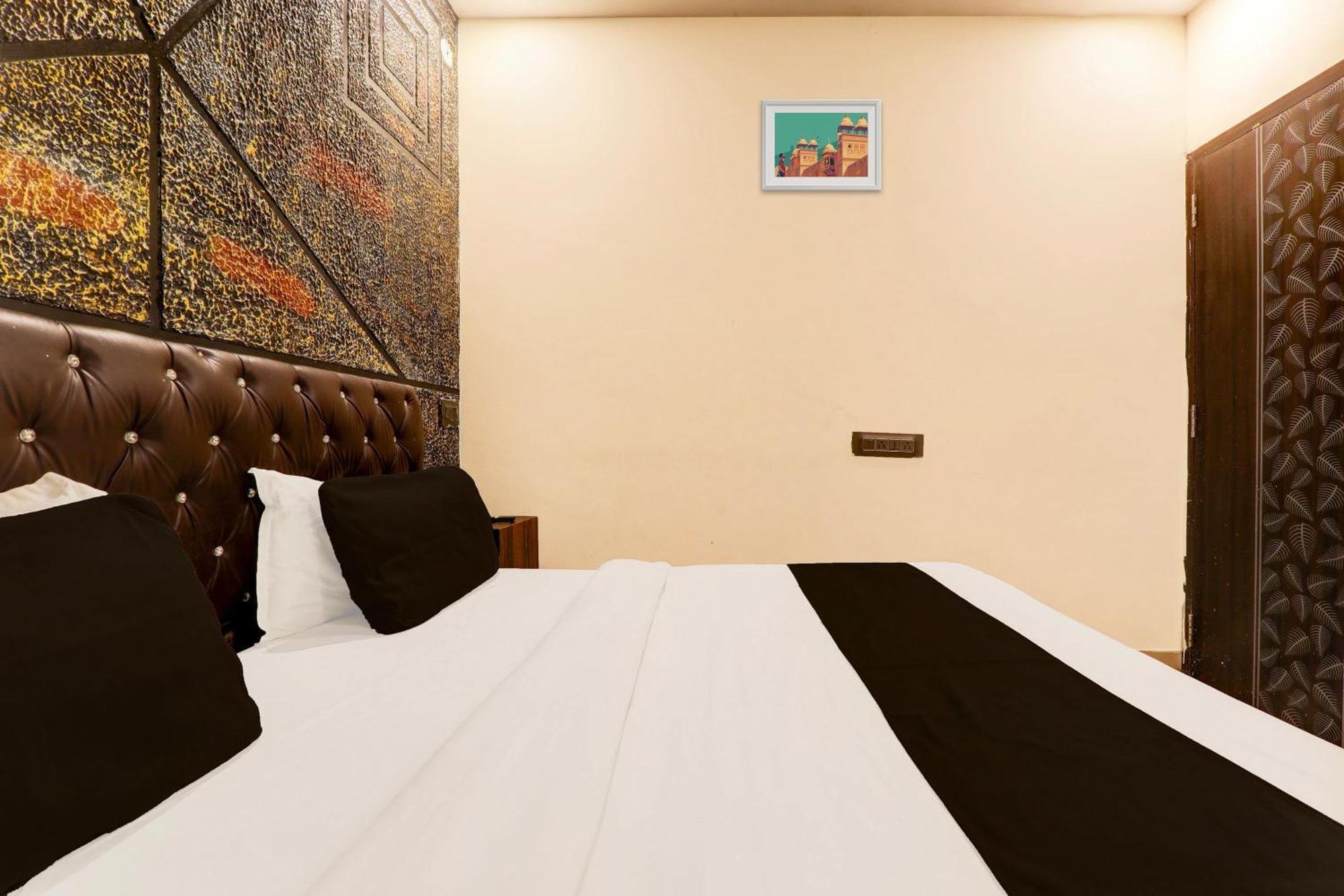 Hotel O Sr Grand Gorakhpur Esterno foto