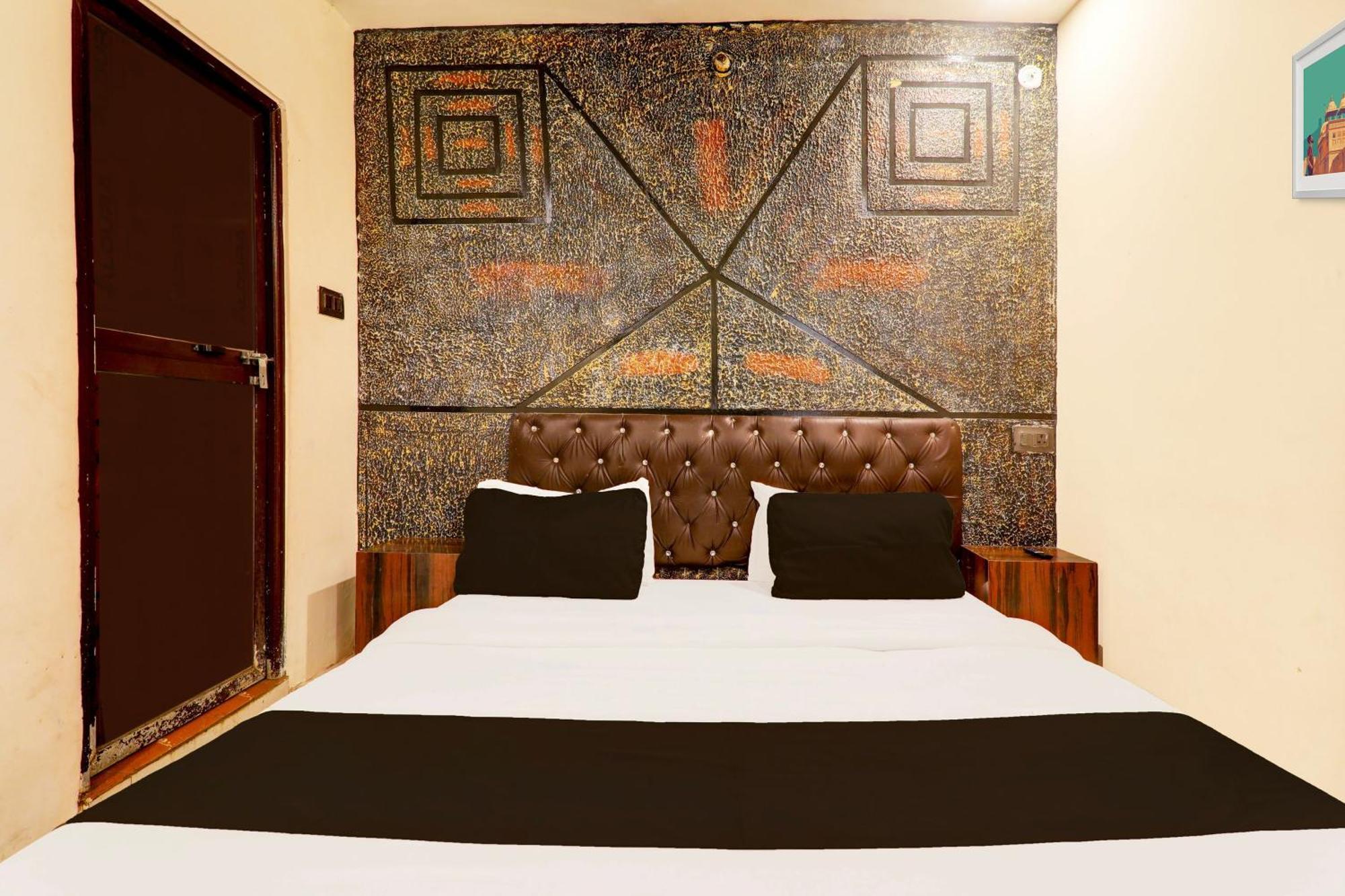 Hotel O Sr Grand Gorakhpur Esterno foto